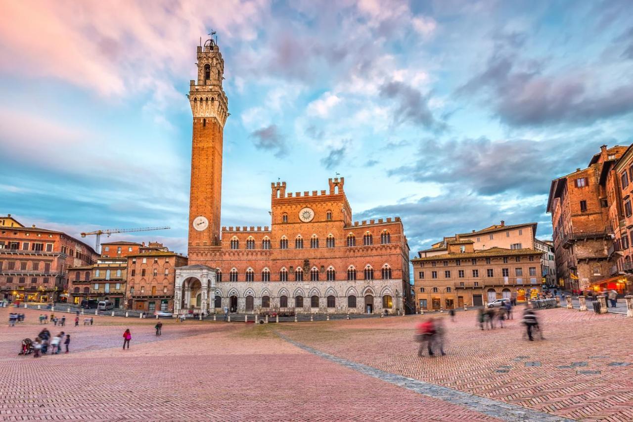 Sisters' Home - Appartamento Nel Centro Storico Con Terrazzo, Aria Condizionata E Vasca Da Bagno Сиена Екстериор снимка