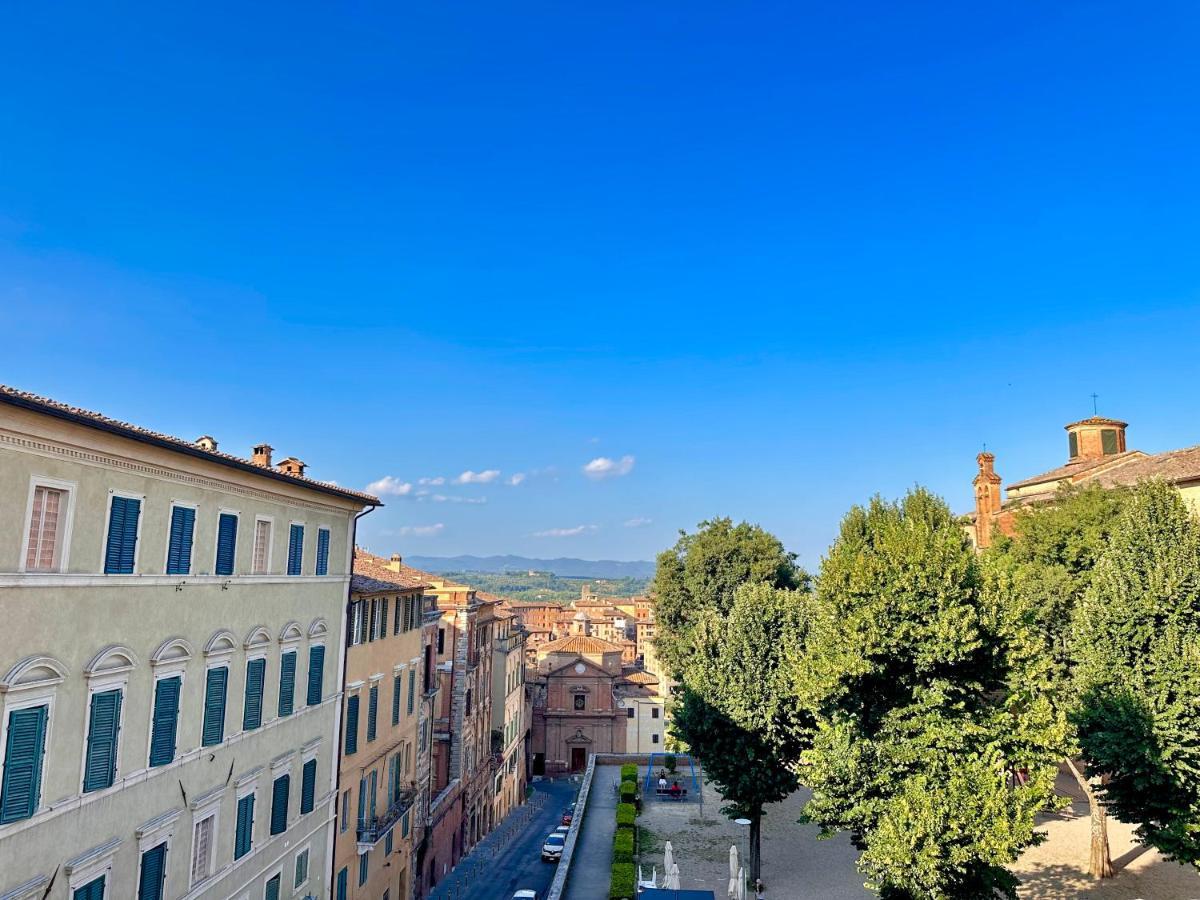 Sisters' Home - Appartamento Nel Centro Storico Con Terrazzo, Aria Condizionata E Vasca Da Bagno Сиена Екстериор снимка