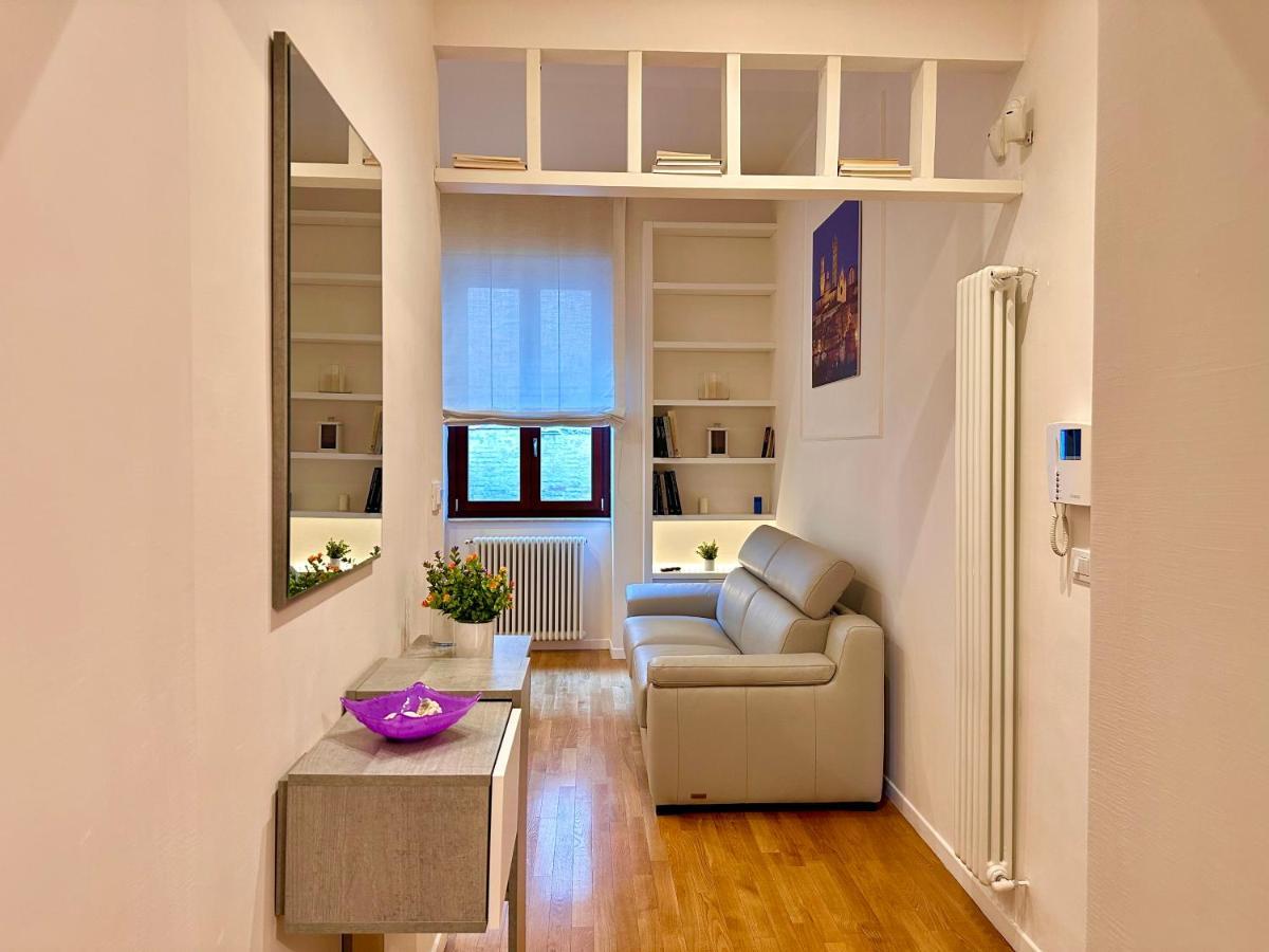 Sisters' Home - Appartamento Nel Centro Storico Con Terrazzo, Aria Condizionata E Vasca Da Bagno Сиена Екстериор снимка