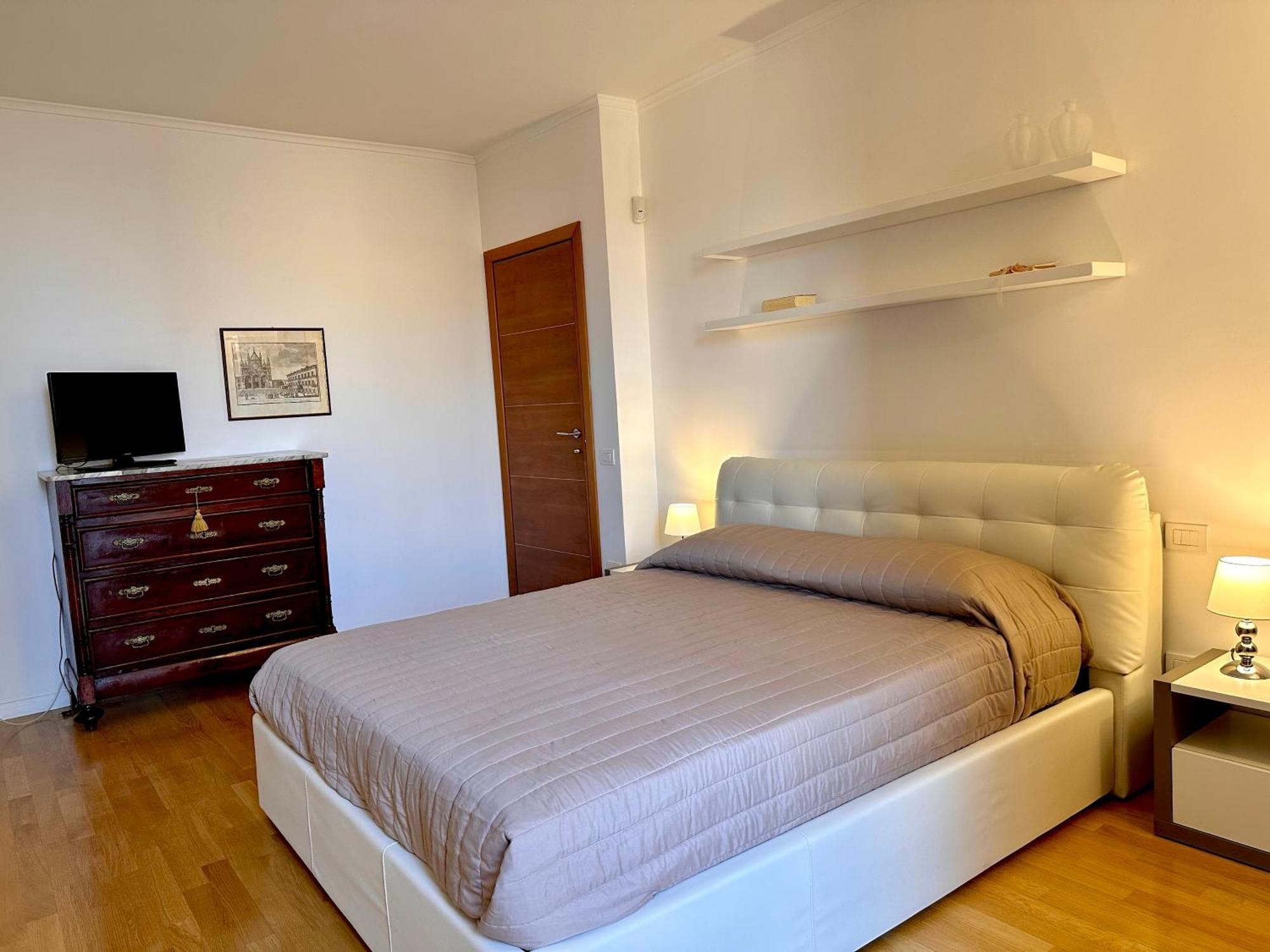 Sisters' Home - Appartamento Nel Centro Storico Con Terrazzo, Aria Condizionata E Vasca Da Bagno Сиена Екстериор снимка