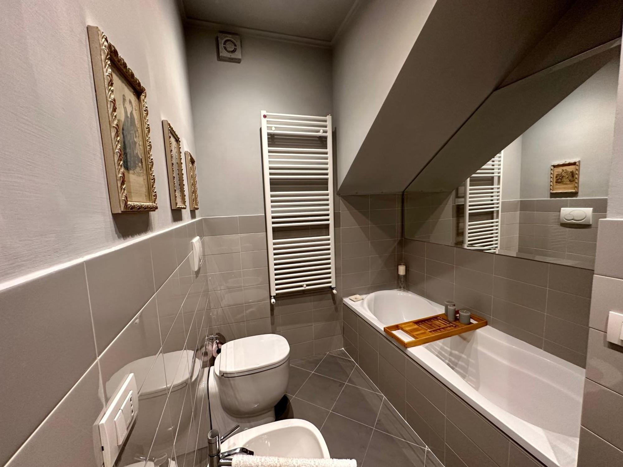 Sisters' Home - Appartamento Nel Centro Storico Con Terrazzo, Aria Condizionata E Vasca Da Bagno Сиена Екстериор снимка